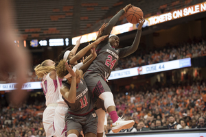 Syracuse couldn't pull off the comeback against Notre Dame in the Carrier Dome and still hasn't beaten the Fighting Irish since 2002.