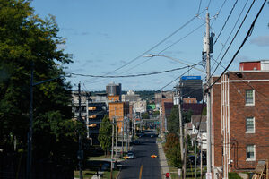 Gov. Kathy Hochul hopes to reduce barriers for owning and affording housing in the state of New York. During the roundtable, leaders from Syracuse discussed ways to mitigate the housing shortage through the Resurgent Neighborhoods Initiative.