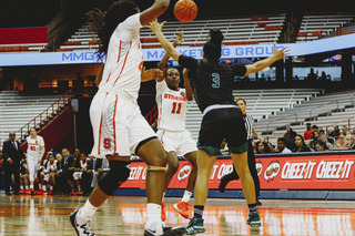 Syracuse's forwards rebounded from missed open layups in the first half to score 30 points in the paint.