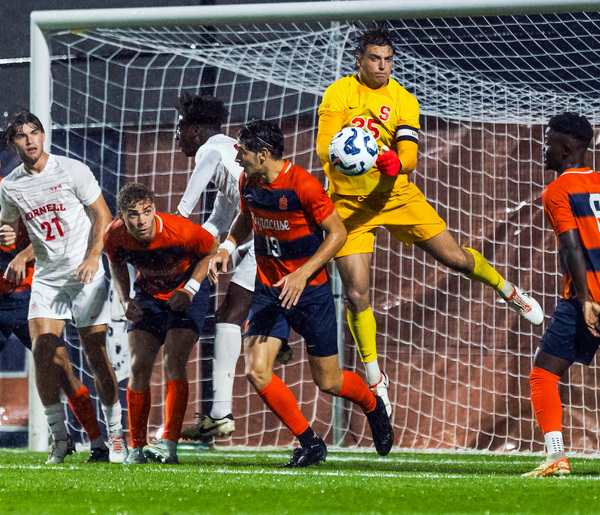 Tomas Hut’s summer propelled him from bench to SU’s starting goalie